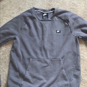 Mens Nike Sweatshirt with hoodie pockets